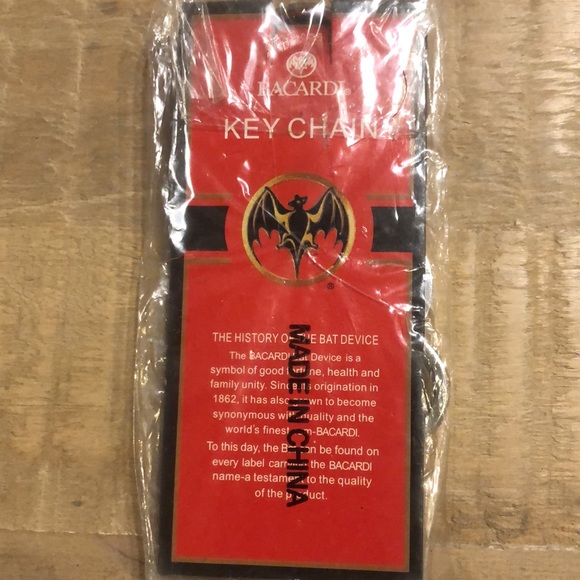 🖤❤️🦇 Bacardi Bat Trademark Rum Key Chain 🦇 Car Keys 🔑 NWT ❤️🖤 - Picture 4 of 8